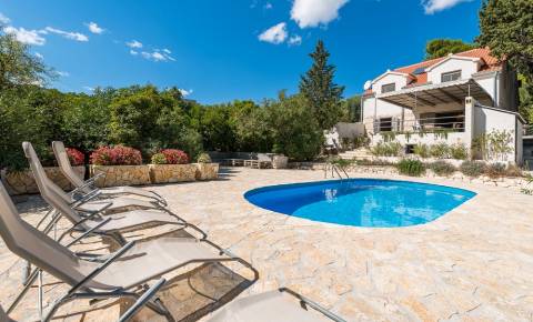Villa Velvet