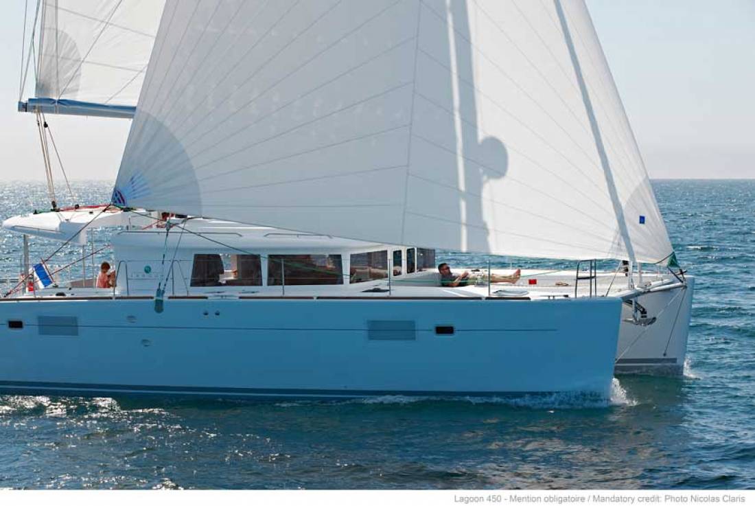 Yachts - Catamaran
