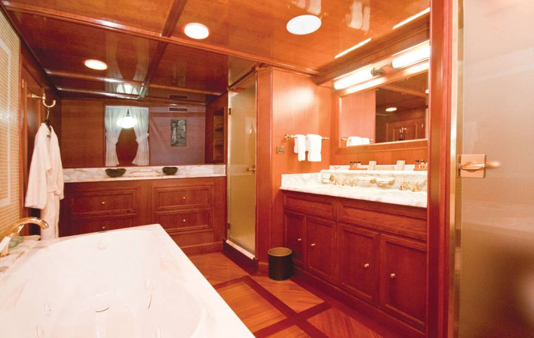 Yachts - Motor Yacht