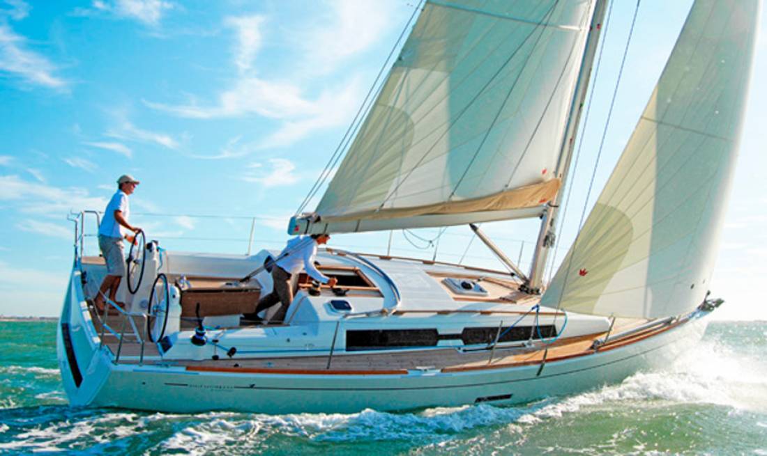 Yachts - Sail boat