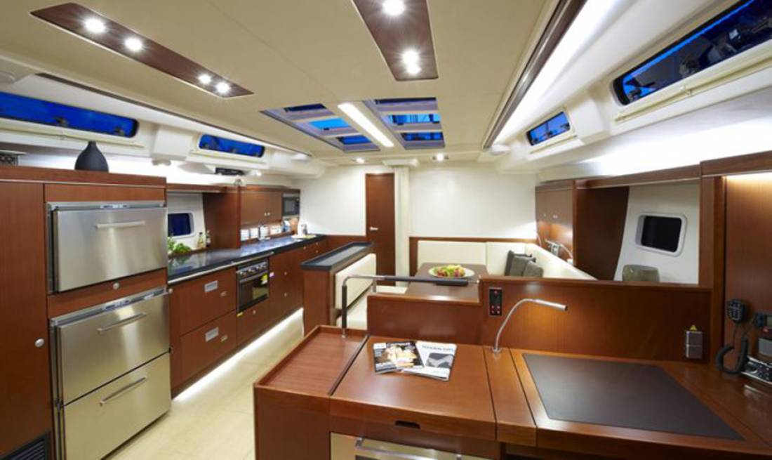 Yachts - Sail boat