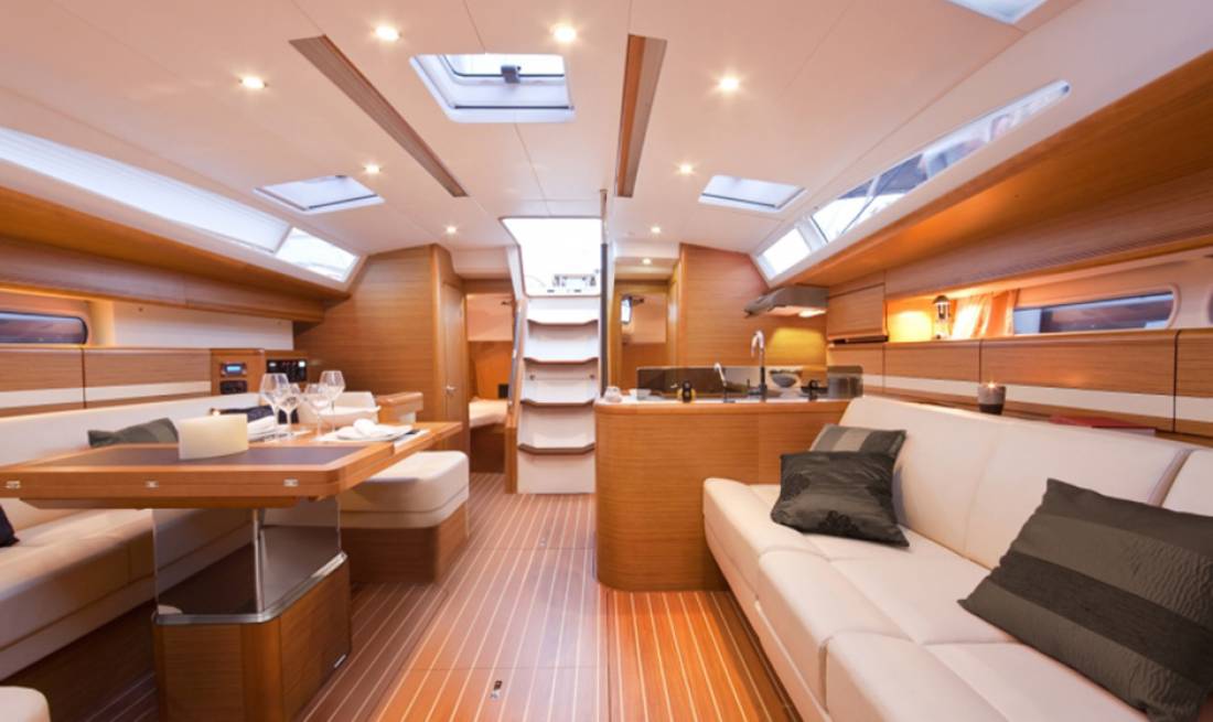 Yachts - Sail boat
