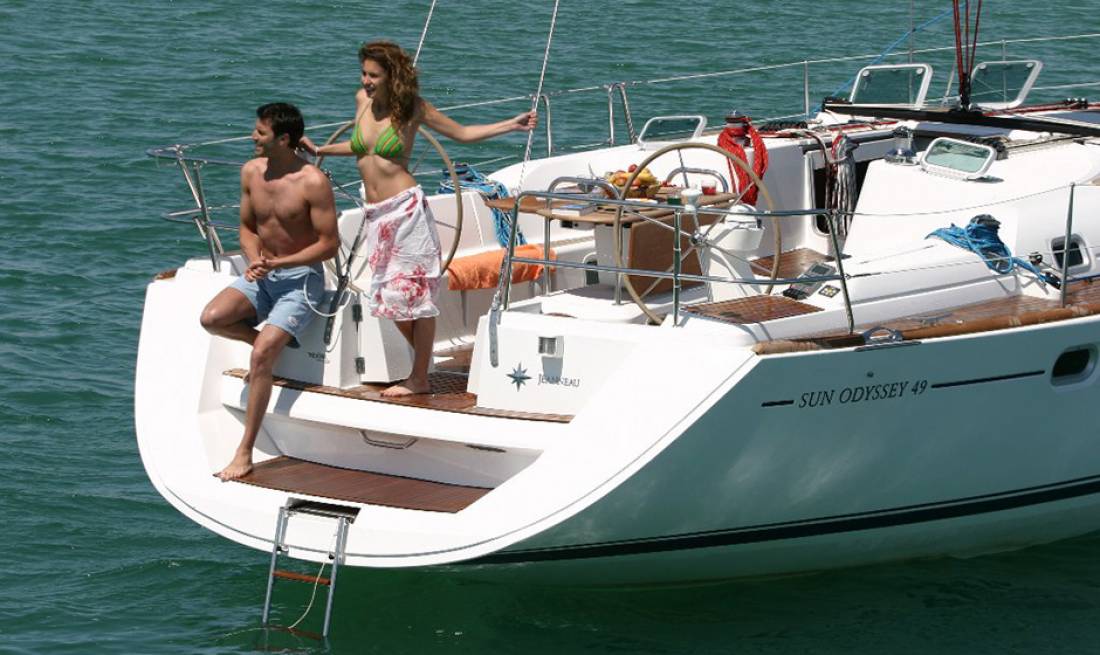 Yachts - Sail boat