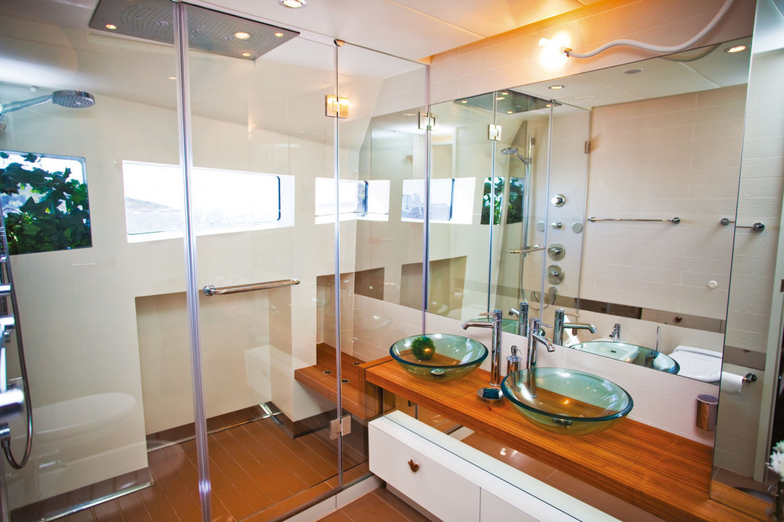 Yachts - Motor Yacht